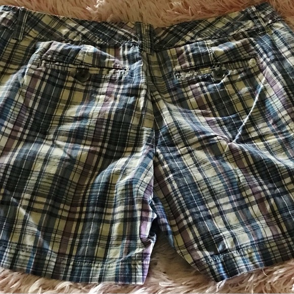 Plaid shorts Sz 4 - Picture 2 of 2